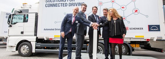 Транспорт будущего для логистики сегодня: полуавтономная колонна тягачей впервые будет перевозить реальные грузы в Германии